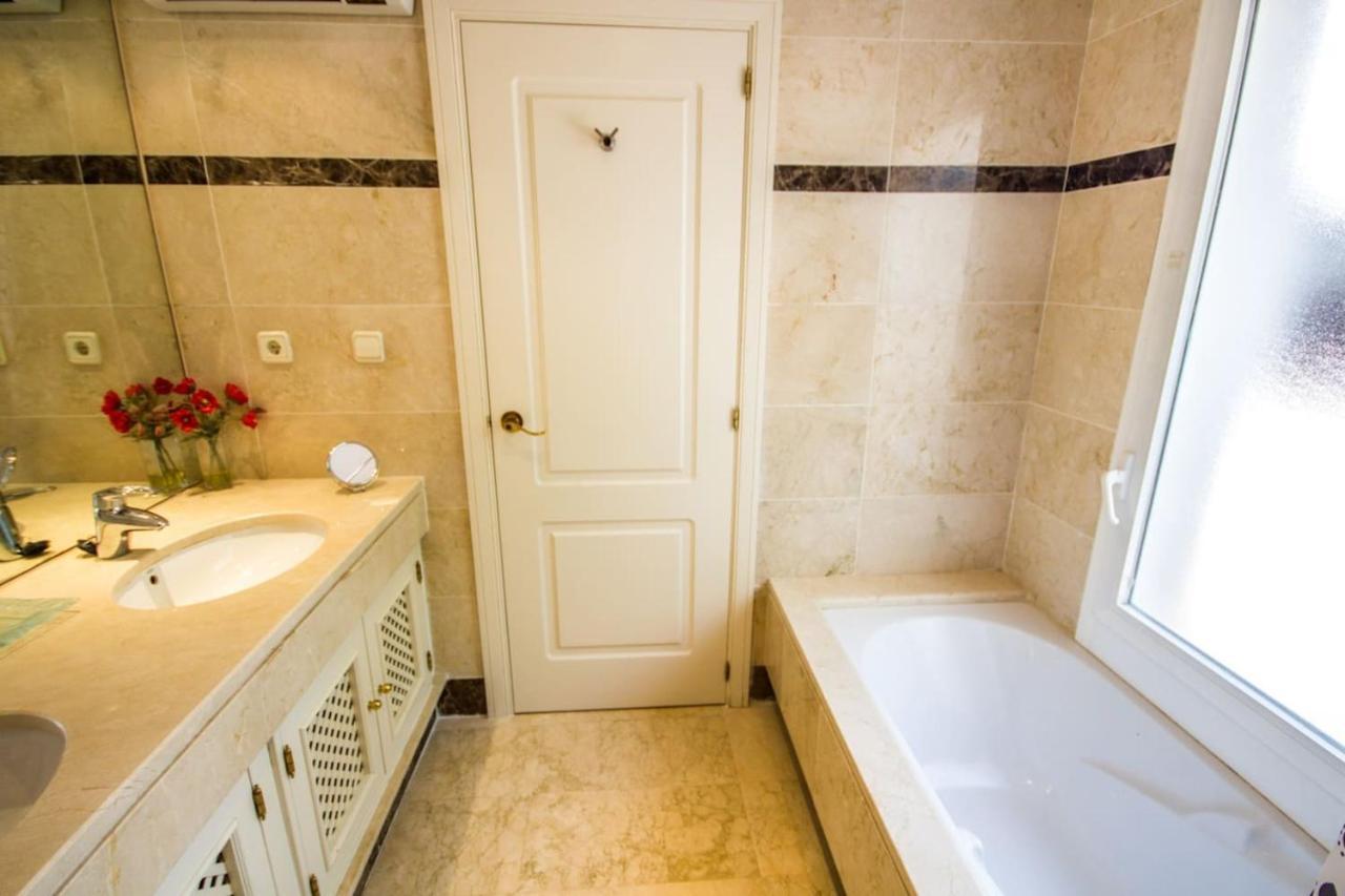 Apartment Jardines De Aldaba, Puerto Banus. Marbella