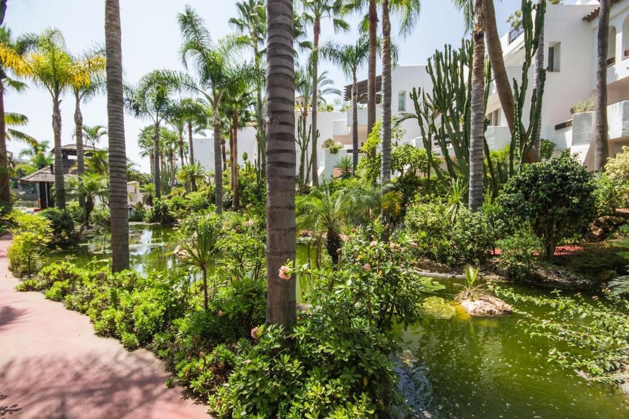 Jardines De Aldaba, Puerto Banus. Apartment Marbella