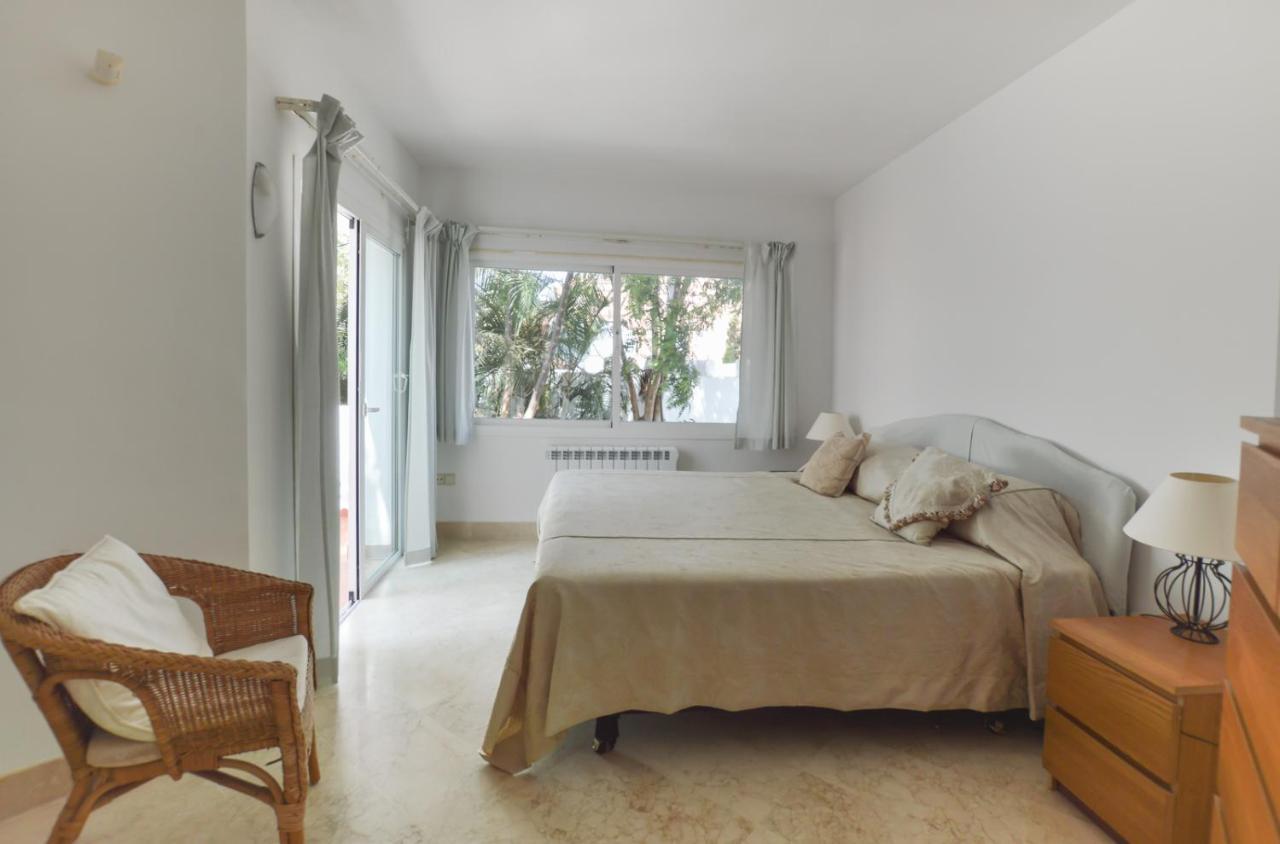 Jardines De Aldaba, Puerto Banus. Apartment *